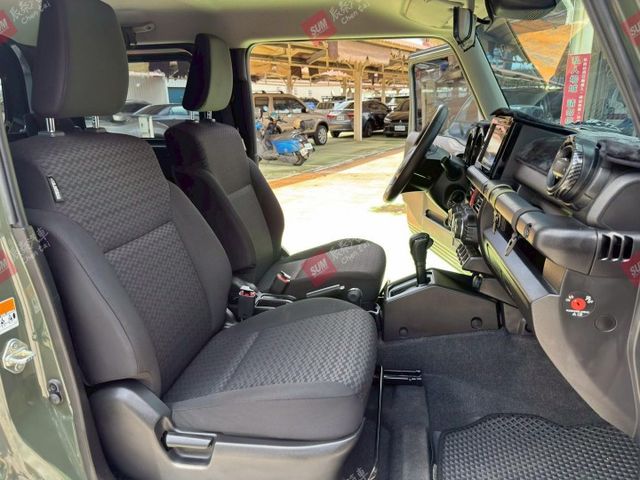超稀有! JIMNY!!! 1.5 4WD 3門 頭燈清洗 車道偏離警示 定速 恆溫  四輪剛換!  第16張相片