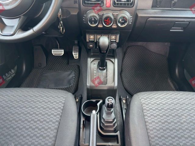 超稀有! JIMNY!!! 1.5 4WD 3門 頭燈清洗 車道偏離警示 定速 恆溫  四輪剛換!  第17張相片