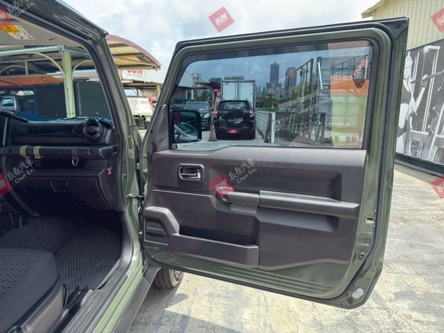 超稀有! JIMNY!!! 1.5 4WD 3門 頭燈清洗 車道偏離警示 定速 恆溫  四輪剛換!  第19張相片