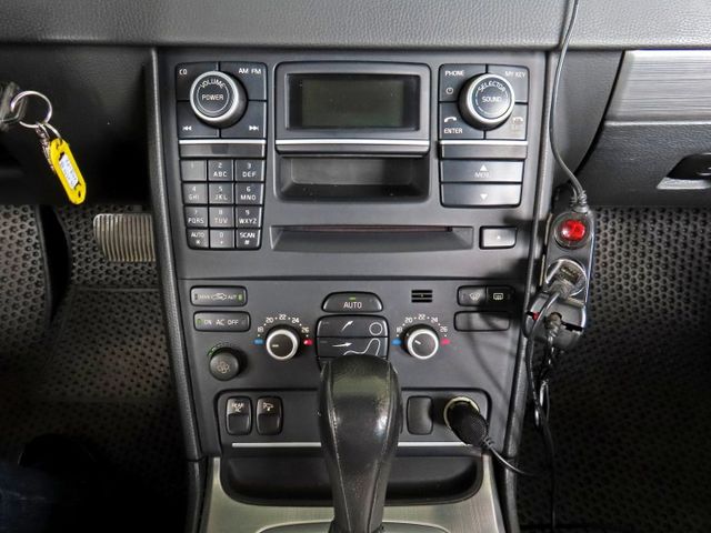 2.4VOLVO XC90 柴油 第三排座椅 7人座 實跑14萬多里程 安全氣囊 電動座椅 鋁圈  第12張相片