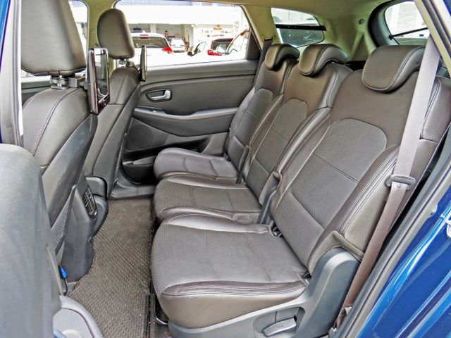 一手車 1.7運動型休旅車 跑7萬多/8安/5+2人座/第三排座椅/TCS/定速系統/ABS/導航/倒車顯影  第8張相片