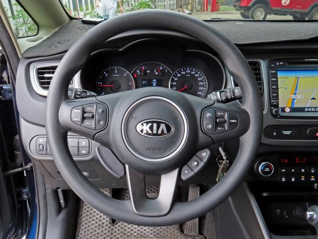 一手車 1.7運動型休旅車 跑7萬多/8安/5+2人座/第三排座椅/TCS/定速系統/ABS/導航/倒車顯影  第11張相片