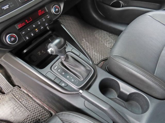 一手車 1.7運動型休旅車 跑7萬多/8安/5+2人座/第三排座椅/TCS/定速系統/ABS/導航/倒車顯影  第13張相片