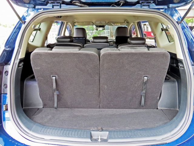 一手車 1.7運動型休旅車 跑7萬多/8安/5+2人座/第三排座椅/TCS/定速系統/ABS/導航/倒車顯影  第16張相片