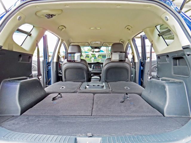 一手車 1.7運動型休旅車 跑7萬多/8安/5+2人座/第三排座椅/TCS/定速系統/ABS/導航/倒車顯影  第17張相片