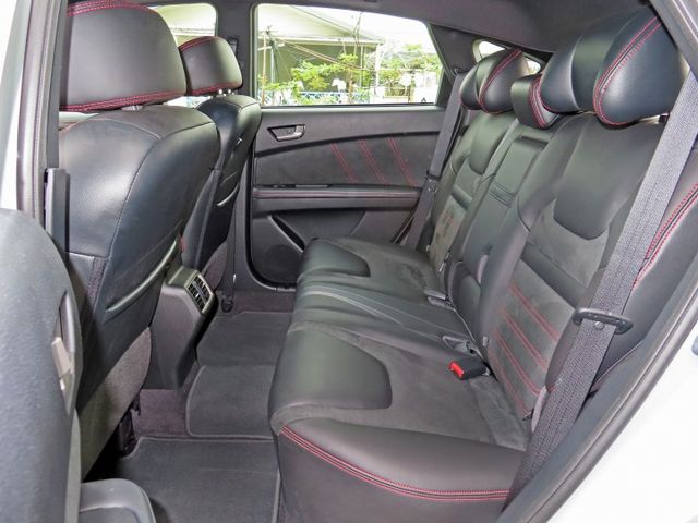 1.8 Neo環景勁化版/6安/車頂行李架/環景系統/電尾門/僅跑1萬多里程/方向盤換檔撥片/I-KEY/LED頭燈  第8張相片