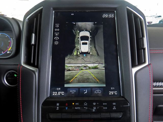 1.8 Neo環景勁化版/6安/車頂行李架/環景系統/電尾門/僅跑1萬多里程/方向盤換檔撥片/I-KEY/LED頭燈  第13張相片
