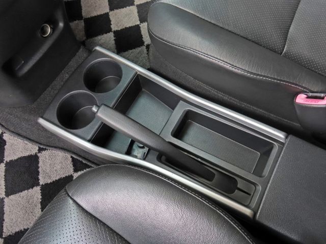 一手車 2.0 第三排座椅 7人座/實跑21萬多里程/雙安/定速系統/ABS/導航/倒車顯影/電動後視鏡  第14張相片