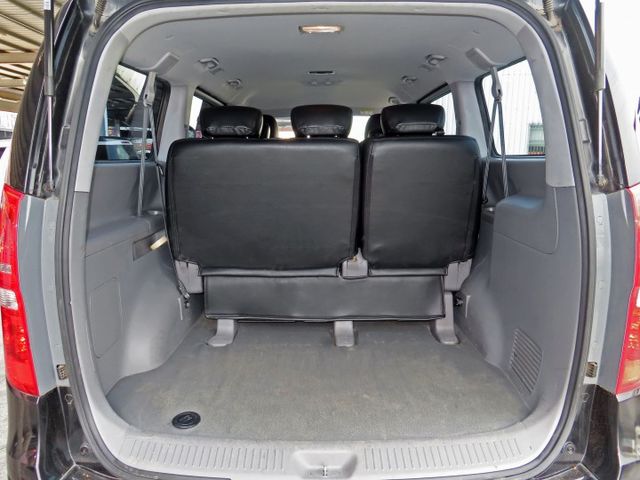 2.5廂型車 尊貴版8人座 第三排座椅/僅跑6萬多里程/雙安/定速系統/衛星導航/加裝後視鏡倒車顯影  第20張相片