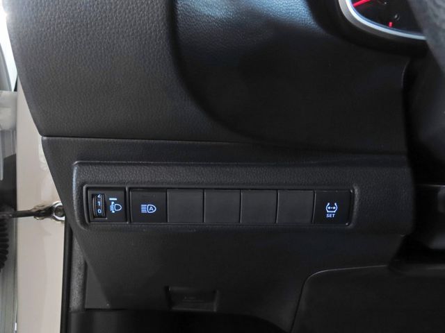 1.8經典版/跑4萬多里程/ACC跟車/循跡防滑/9安/車道偏移/定速系統/ABS/循跡防滑/可貸款分期  第9張相片