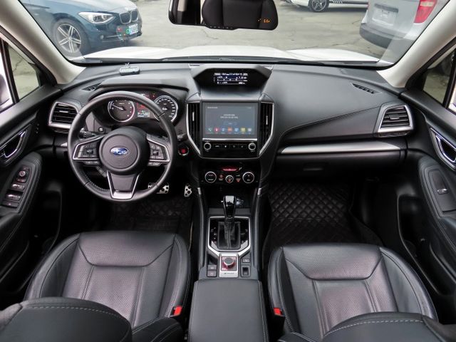 2.0佛瑞斯特/四輪傳動/跑8萬多里程/環景/ACC跟車/7安/天窗/I-KEY/定速系統/循跡防滑/後視鏡盲點  第6張相片