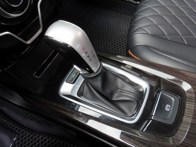 U6 TURBO 1.8經典版/實跑10多萬里程/雙安/ABS/車頂行李架/天窗/ISOFIX/循跡防滑  第13張相片