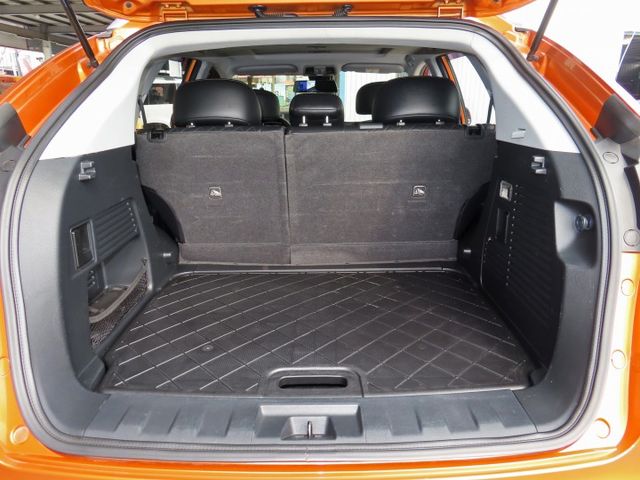U6 TURBO 1.8經典版/實跑10多萬里程/雙安/ABS/車頂行李架/天窗/ISOFIX/循跡防滑  第19張相片