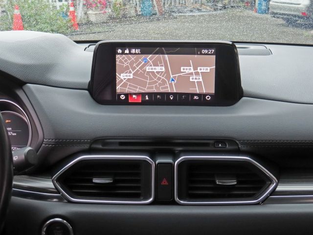 CX-5旗艦版/BOSE音響/ACC跟車/6安/車道偏移/定速/I-KEY/循跡防滑/導航/倒車顯影/電動尾門  第15張相片