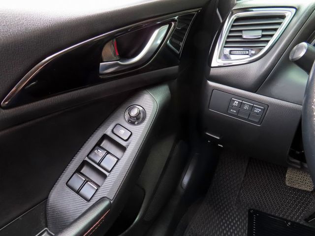 2.0頂級版 日系進口車/手自排/跑17萬多里程/6安全氣囊/I-KEY/定速系統/TCS/導航/方向盤換檔撥片  第9張相片
