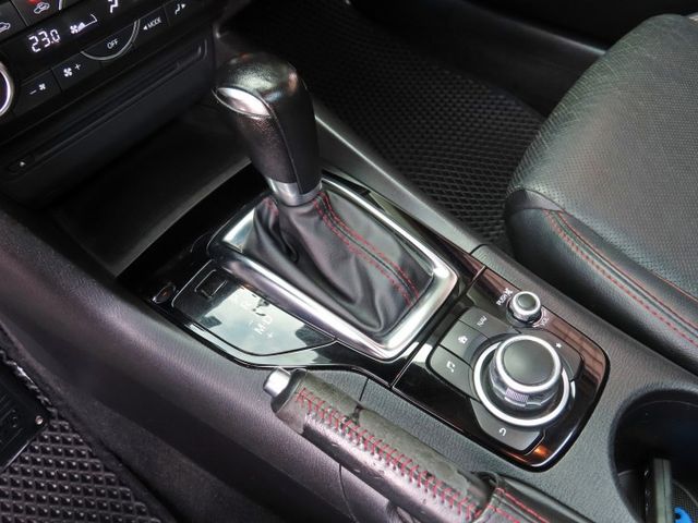 2.0頂級版 日系進口車/手自排/跑17萬多里程/6安全氣囊/I-KEY/定速系統/TCS/導航/方向盤換檔撥片  第13張相片