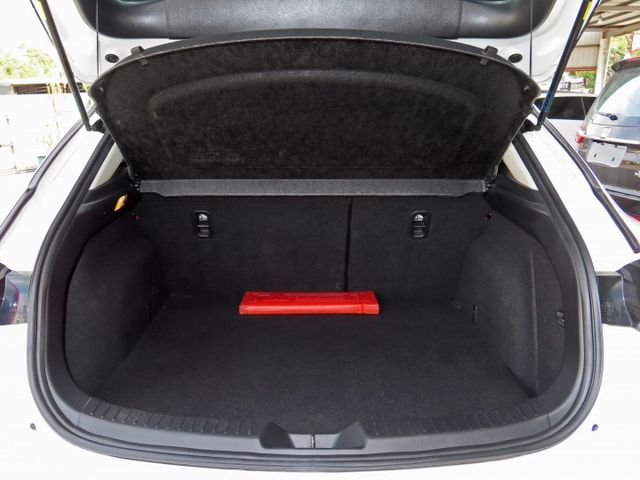 2.0頂級版 日系進口車/手自排/跑17萬多里程/6安全氣囊/I-KEY/定速系統/TCS/導航/方向盤換檔撥片  第19張相片