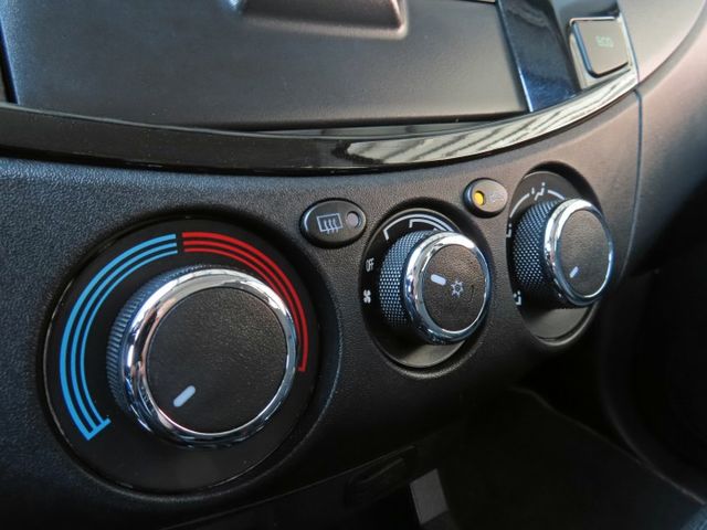 2.4 商用廂式休旅車 小客貨車/實跑4萬多里程/雙安/後視鏡倒車顯影/定速系統/後座分離傾倒/ISOFIX  第12張相片
