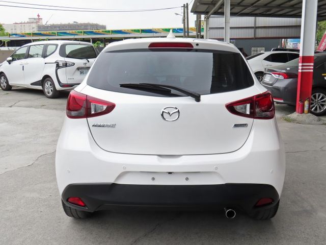 日系進口車 馬2 頂級版1.5/實跑5.8萬多里程/I-KEY/倒車顯影/安全氣囊/TCS/導航/16吋鋁圈/可貸款  第4張相片