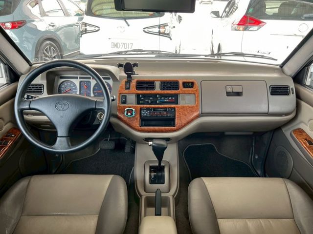 低里程 載貨好幫手 才剛保養完 搶手車款要買要快  第8張相片