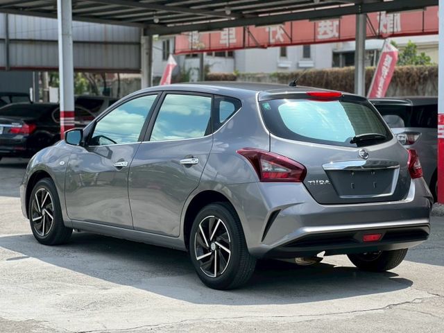 TIIDA J版 銳利車頭造型搭配16吋鋁圈 里程低但有保證 省油稅金低  第6張相片