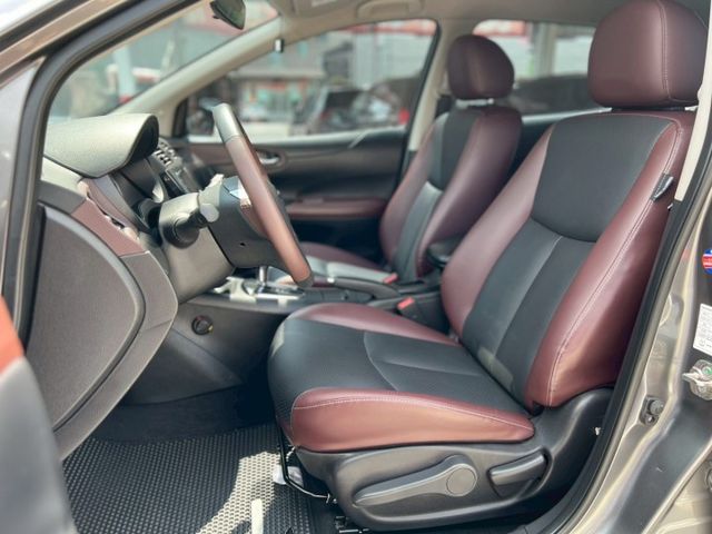 TIIDA J版 銳利車頭造型搭配16吋鋁圈 里程低但有保證 省油稅金低  第8張相片