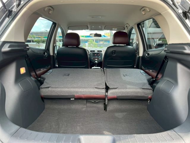 TIIDA J版 銳利車頭造型搭配16吋鋁圈 里程低但有保證 省油稅金低  第20張相片
