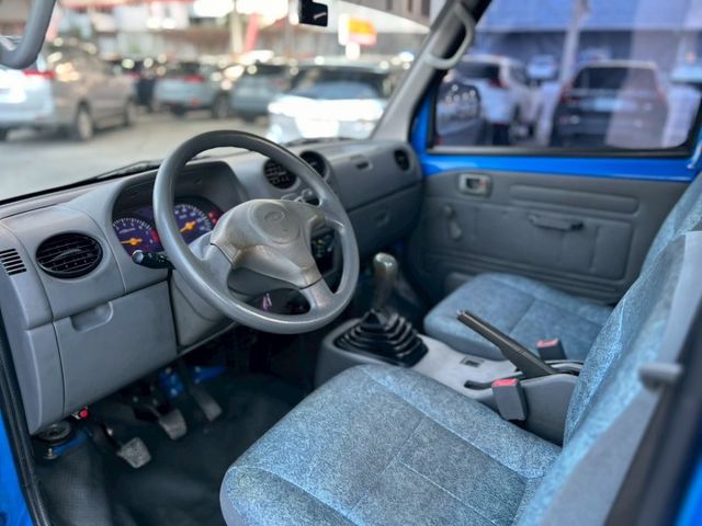 低里程的小貨車 可遇不可求 歡迎預約賞車 車真的很美 真心不騙!  第7張相片
