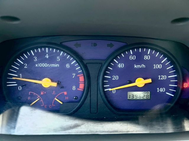 低里程的小貨車 可遇不可求 歡迎預約賞車 車真的很美 真心不騙!  第9張相片