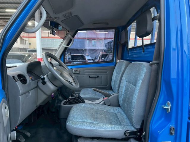 低里程的小貨車 可遇不可求 歡迎預約賞車 車真的很美 真心不騙!  第10張相片