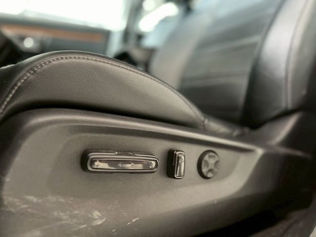 車輛整備中~S版 1.5的排氣量 但卻有193匹馬力 號稱內部空間最大的休旅  第7張相片