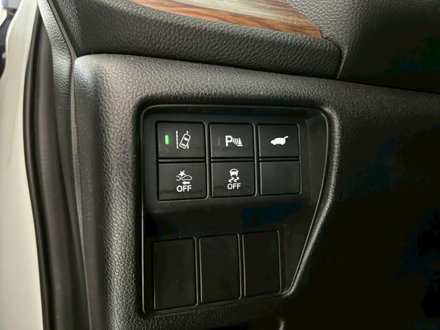車輛整備中~S版 1.5的排氣量 但卻有193匹馬力 號稱內部空間最大的休旅  第8張相片