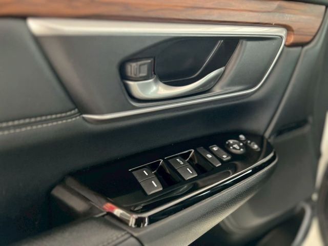 車輛整備中~S版 1.5的排氣量 但卻有193匹馬力 號稱內部空間最大的休旅  第9張相片