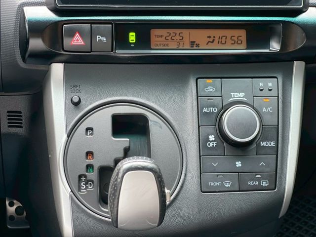 一手車~12年式 都在原廠做保養/安卓機+倒車顯影都裝好了/千萬別錯過美車  第9張相片