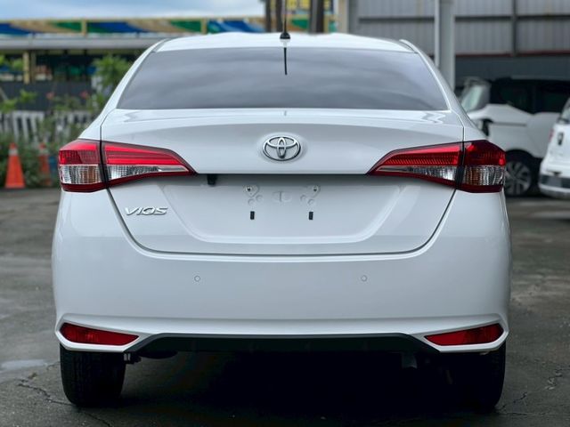 經典版僅跑2萬~倒車顯影+Carplay/電動後視鏡/鋁圈 應有盡有!車真的超美 下雨天代步接送小孩都方便  第5張相片