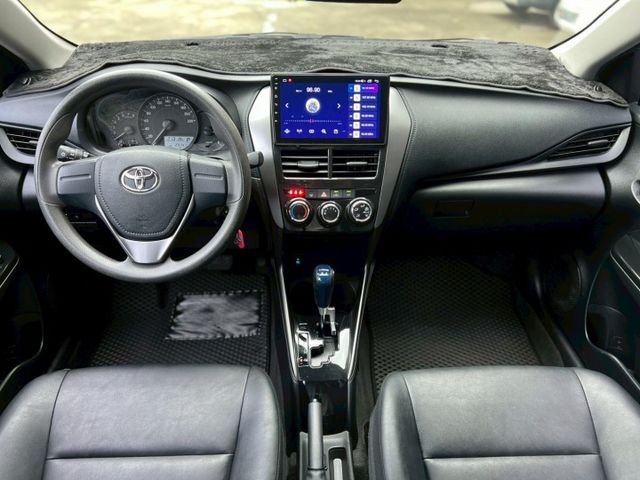 經典版僅跑2萬~倒車顯影+Carplay/電動後視鏡/鋁圈 應有盡有!車真的超美 下雨天代步接送小孩都方便  第7張相片
