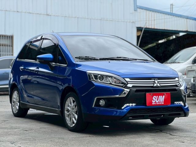 輕鬆型1.5L小車大空間 載貨載小孩第一首選/電動尾門+倒車顯影/媽媽想買車接送小孩可以考慮喔~  第3張相片