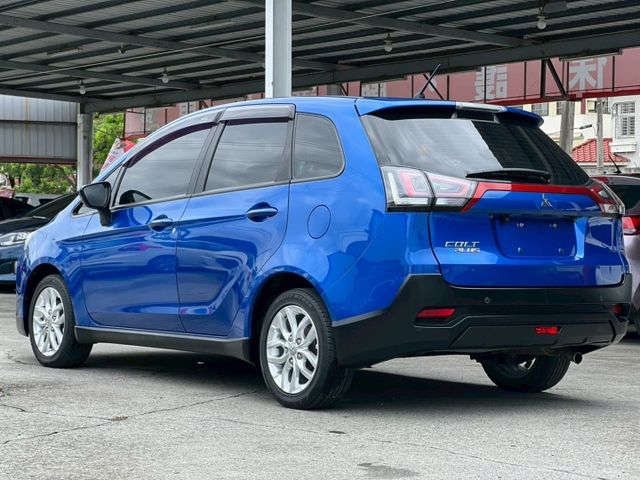 輕鬆型1.5L小車大空間 載貨載小孩第一首選/電動尾門+倒車顯影/媽媽想買車接送小孩可以考慮喔~  第6張相片