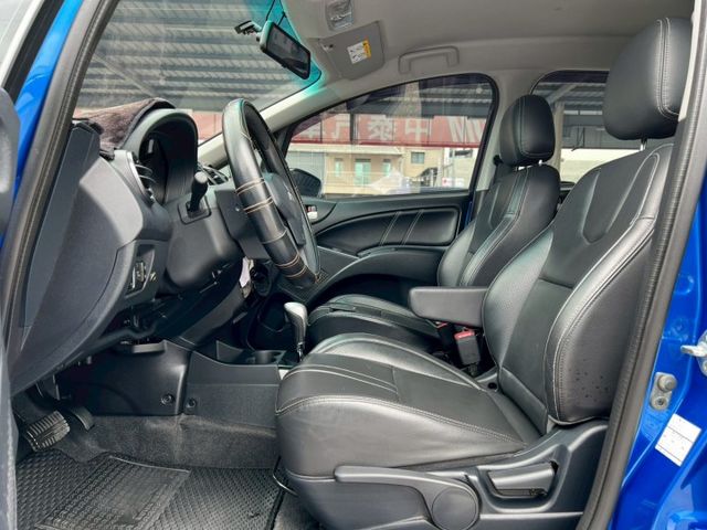 輕鬆型1.5L小車大空間 載貨載小孩第一首選/電動尾門+倒車顯影/媽媽想買車接送小孩可以考慮喔~  第11張相片