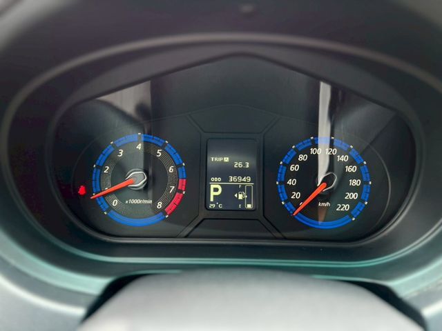 輕鬆型1.5L小車大空間 載貨載小孩第一首選/電動尾門+倒車顯影/媽媽想買車接送小孩可以考慮喔~  第13張相片