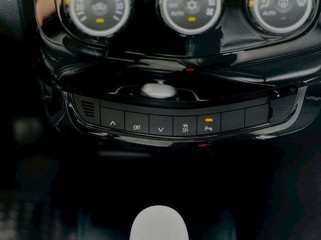 輕鬆型1.5L小車大空間 載貨載小孩第一首選/電動尾門+倒車顯影/媽媽想買車接送小孩可以考慮喔~  第15張相片