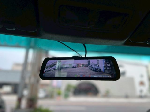 輕鬆型1.5L小車大空間 載貨載小孩第一首選/電動尾門+倒車顯影/媽媽想買車接送小孩可以考慮喔~  第16張相片