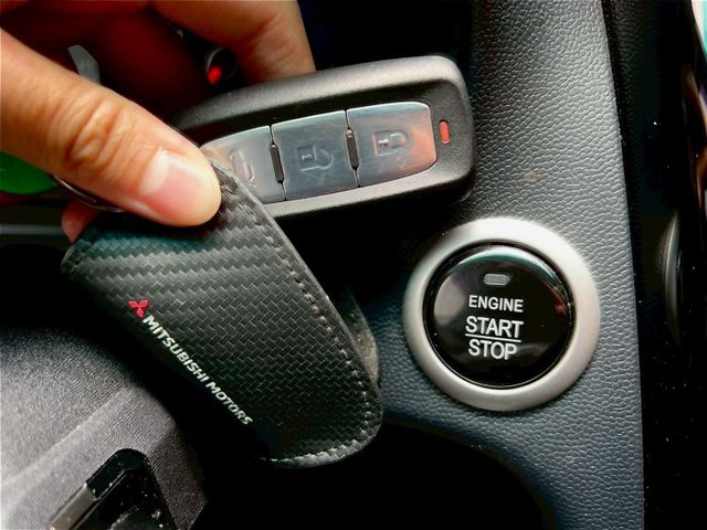 輕鬆型1.5L小車大空間 載貨載小孩第一首選/電動尾門+倒車顯影/媽媽想買車接送小孩可以考慮喔~  第17張相片