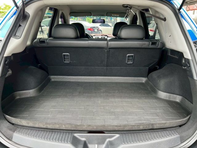輕鬆型1.5L小車大空間 載貨載小孩第一首選/電動尾門+倒車顯影/媽媽想買車接送小孩可以考慮喔~  第18張相片