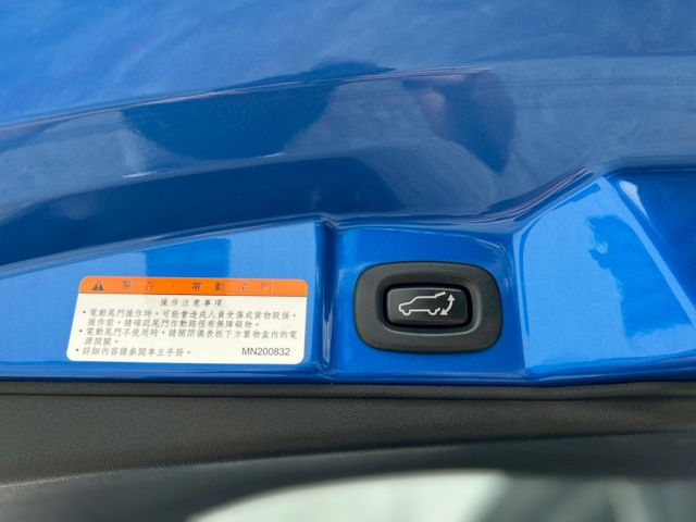 輕鬆型1.5L小車大空間 載貨載小孩第一首選/電動尾門+倒車顯影/媽媽想買車接送小孩可以考慮喔~  第20張相片
