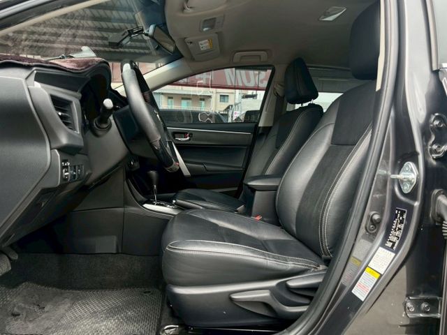 經典版Safety+ 雖然里程跑20萬 但都在原廠保養/車況跟內裝氣氛都一級棒/倒車顯影+ikey  第12張相片