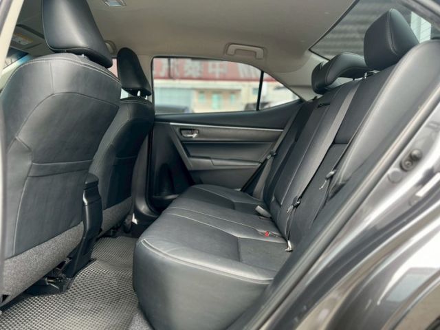經典版Safety+ 雖然里程跑20萬 但都在原廠保養/車況跟內裝氣氛都一級棒/倒車顯影+ikey  第13張相片