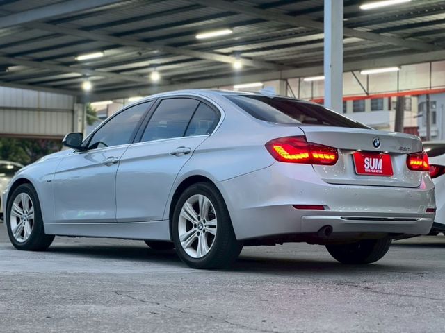 320i M Sport 定期保養不怕漏油/尾燈已改裝好/車內環保材料都正常  第6張相片