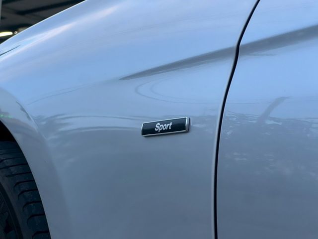 320i M Sport 定期保養不怕漏油/尾燈已改裝好/車內環保材料都正常  第7張相片