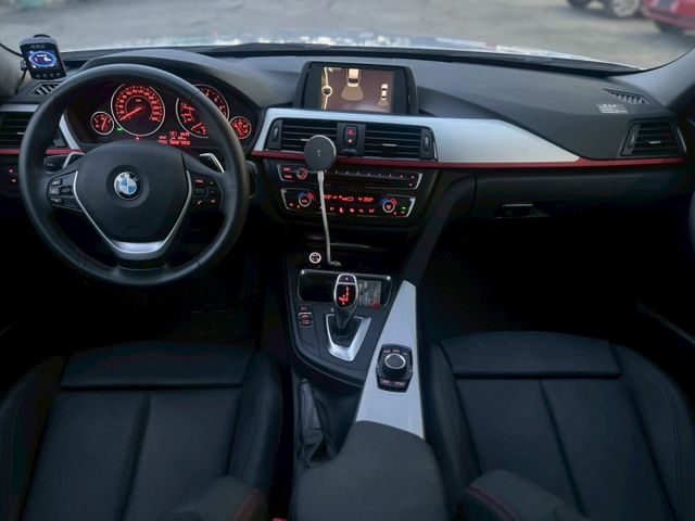 320i M Sport 定期保養不怕漏油/尾燈已改裝好/車內環保材料都正常  第8張相片